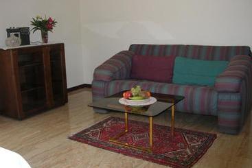 Bed And Breakfast Groane