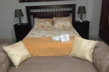 Pensionat Charis Guesthouse