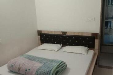 فندق Laddu Gopal Guest House