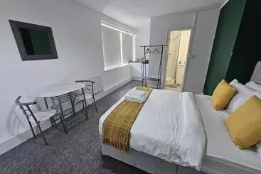 Majatalo Livestay Affordable En Suite Studio Rooms In London, N14