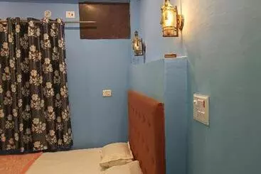 Pensió Fauzi Guest House