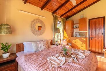 בית מלון כפרי Sojourn With Nyoli 3bhk Villa