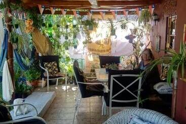 بنسيون Hostal Le Moon