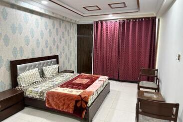 هتل آپارتمان Bhurban Breeze Inn