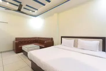 Hotel श्री राम होटल