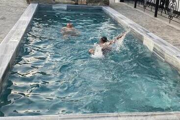 בית מלון כפרי Oasis