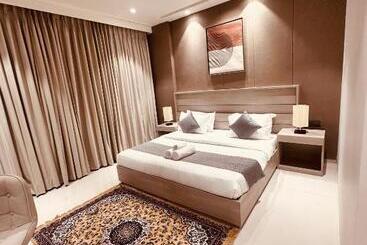 The Lodgers Luxury Hotel Near Golf Course Road Gurgaon