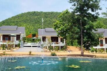 Bed and Breakfast พรพนาฮิลล์รีสอร์ท