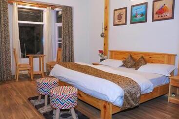 Bed and Breakfast Aaryam Villa