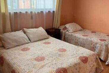 تختخواب و صبحانه Altos De Miramar