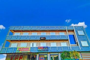 Hotel Park Bench Palace