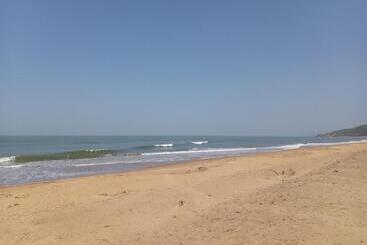 پانسیون Gopal Beach House