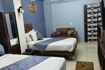 Fabhotel Dream Palace