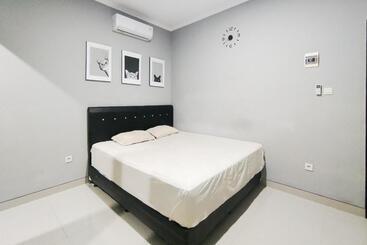 Otel Reddoorz Near Jakarta International Velodrome