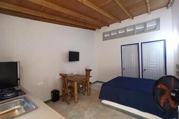 펜션 Estudios El Bucanero