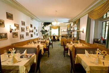 Отель Albergo Al Cervo Gasthof Zum Hirschen