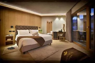 Hotel Bucaneve