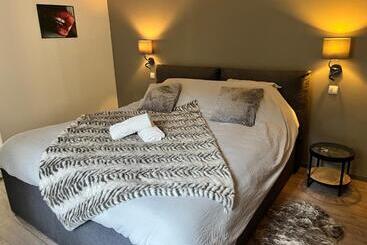 Bed and Breakfast Maison La Glycine