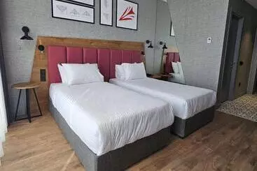 בית מלון כפרי Ramada Encore By Wyndham Istanbul Arnavutkoy