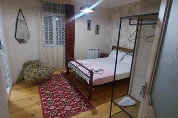 پانسیون Eleven Guest House