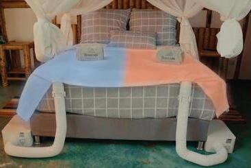 Hotel Boscaje Solarpunk Habitat