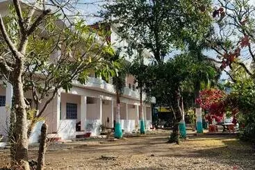 Hotel The Roxxy Royal Resort