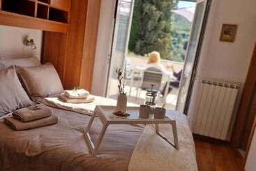 هتل آپارتمان House Olive Garden Strunjan