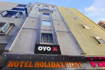 Oyo Hotel Holiday First