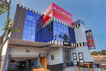 Hotel Oyo Balaji Premium Co  Living