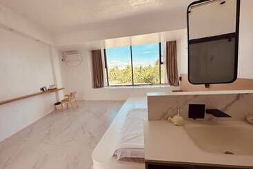 پانسیون Diving Addiction Resort