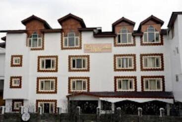 Hotel K2 Inn , Srinagar
