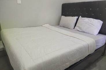 Hotel Villa Adelle At Silang