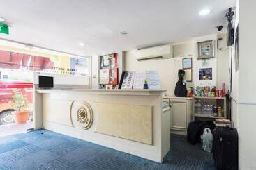 旅馆 Snooze Inn @ Dunlop Street