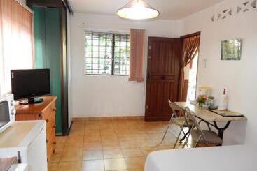 ベッドアンドブレックファースト Sarl Mayoume