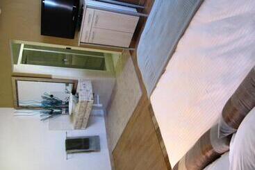 هتل Pebble Stone House