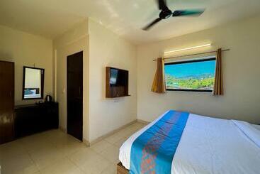 Shelton Blu Resort Jim Corbett