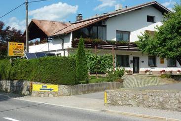 Bed & Breakfast Rooms Gril