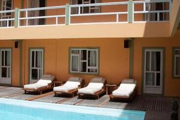 هتل Wanna Studio Apartments