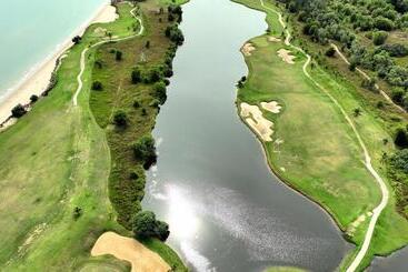 Artitaya Borneo Golf Resort