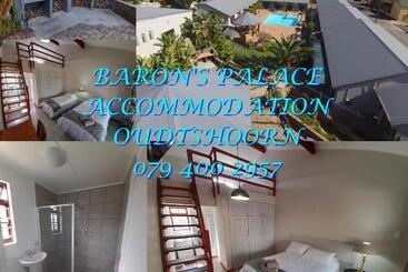 ホテル Baron's Palace