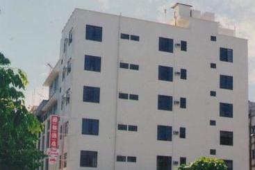 בית מלון כפרי Kinabalu