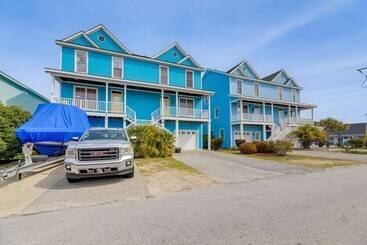 Hus på landet Atlantic Beach Retreat W/ 2 Decks: Steps To Beach!