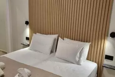 Hôtel Eloque Simple Living Space