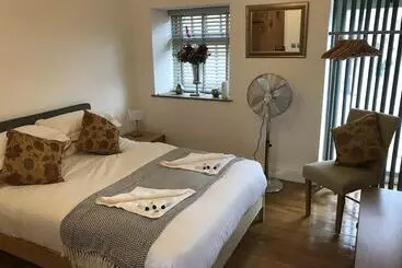 Maaseutuhotelli 2 Bed Barn Alton Towers Chatsworth Polars Peaks