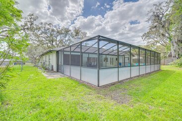 Vakantiehuisje Spring Hill Retreat W/ Pool: 7 Mi To Weeki Wachee!