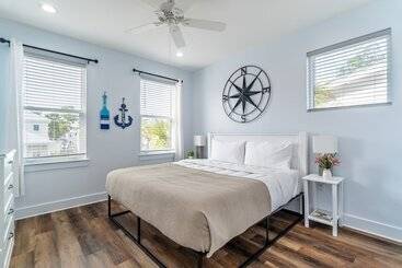 קוטג'' Bottlenose By Avantstay Walk To Miramar Beach