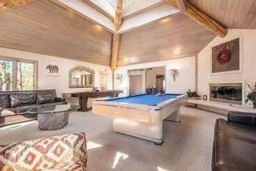 Mökkimajoitus Heavenly Valley By Avantstay Home W/ Pool, Sauna, Hot Tub, Game Room