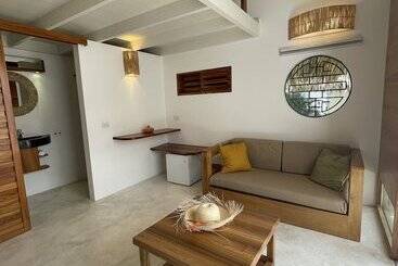 تختخواب و صبحانه Leeloo Boutique