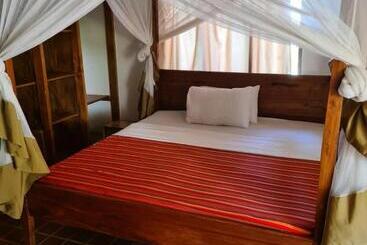 هتل Honey Badger Lodge