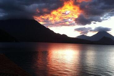 استراحتگاه Atitlan Villas